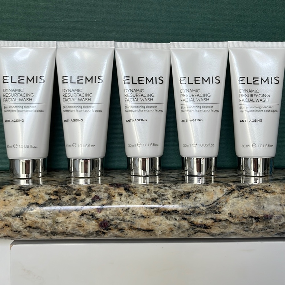 New Elemis dynamic resurfacing facial wash minis set